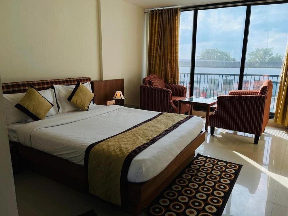 Om Sanctuary Resort By Pinks Hospitality Rupāwati Dış mekan fotoğraf